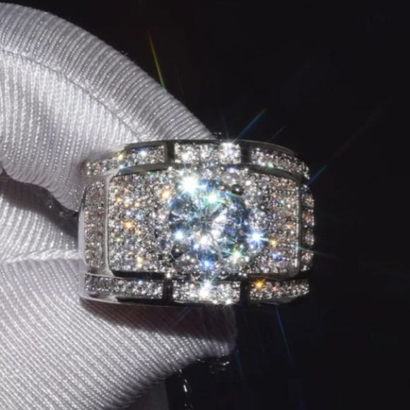 NEW 18K Round Halo Diamond Wide Wedding Band Ring - Picture 5 of 6